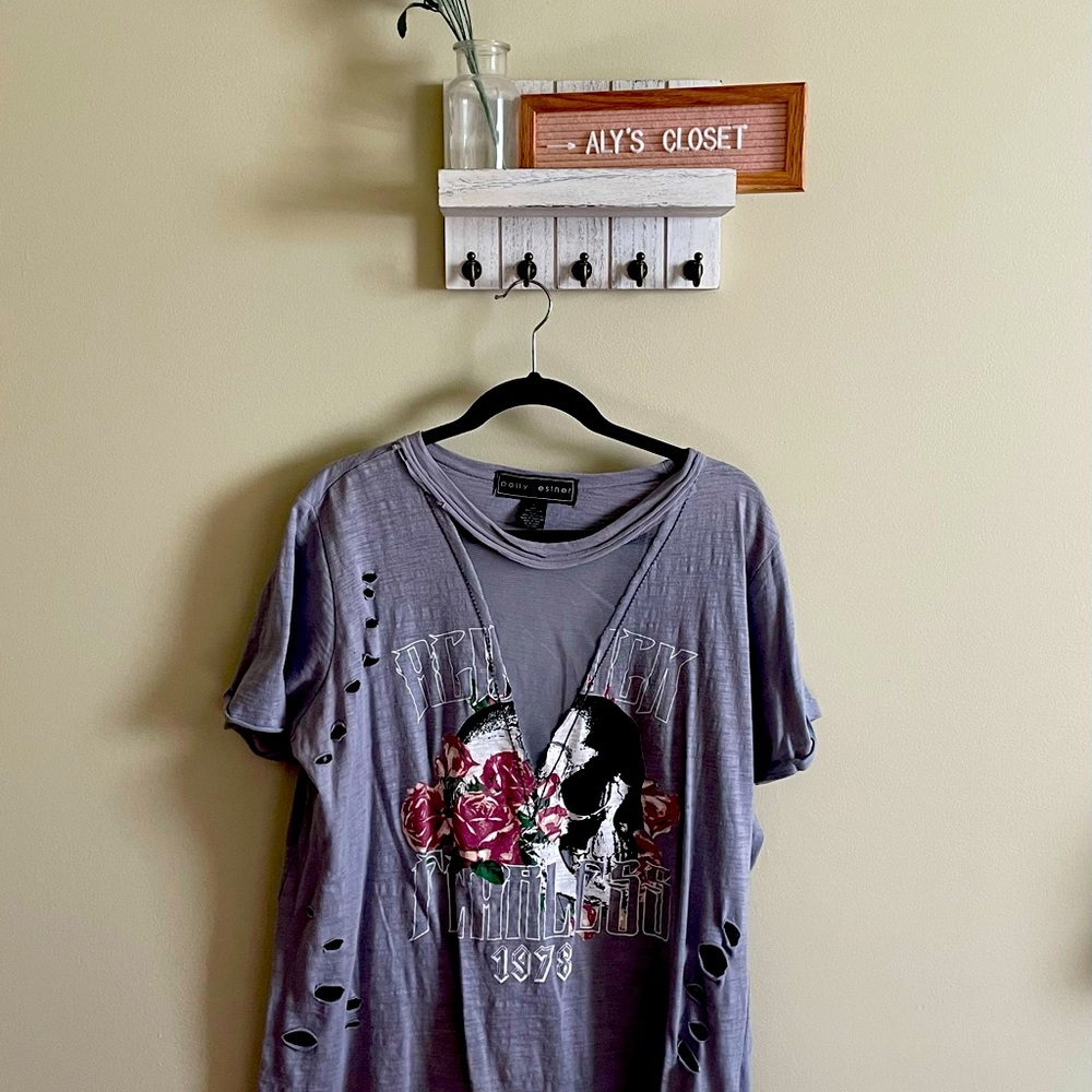 ⭐️B1G1FREE⭐️ Distressed T-shirt 💀